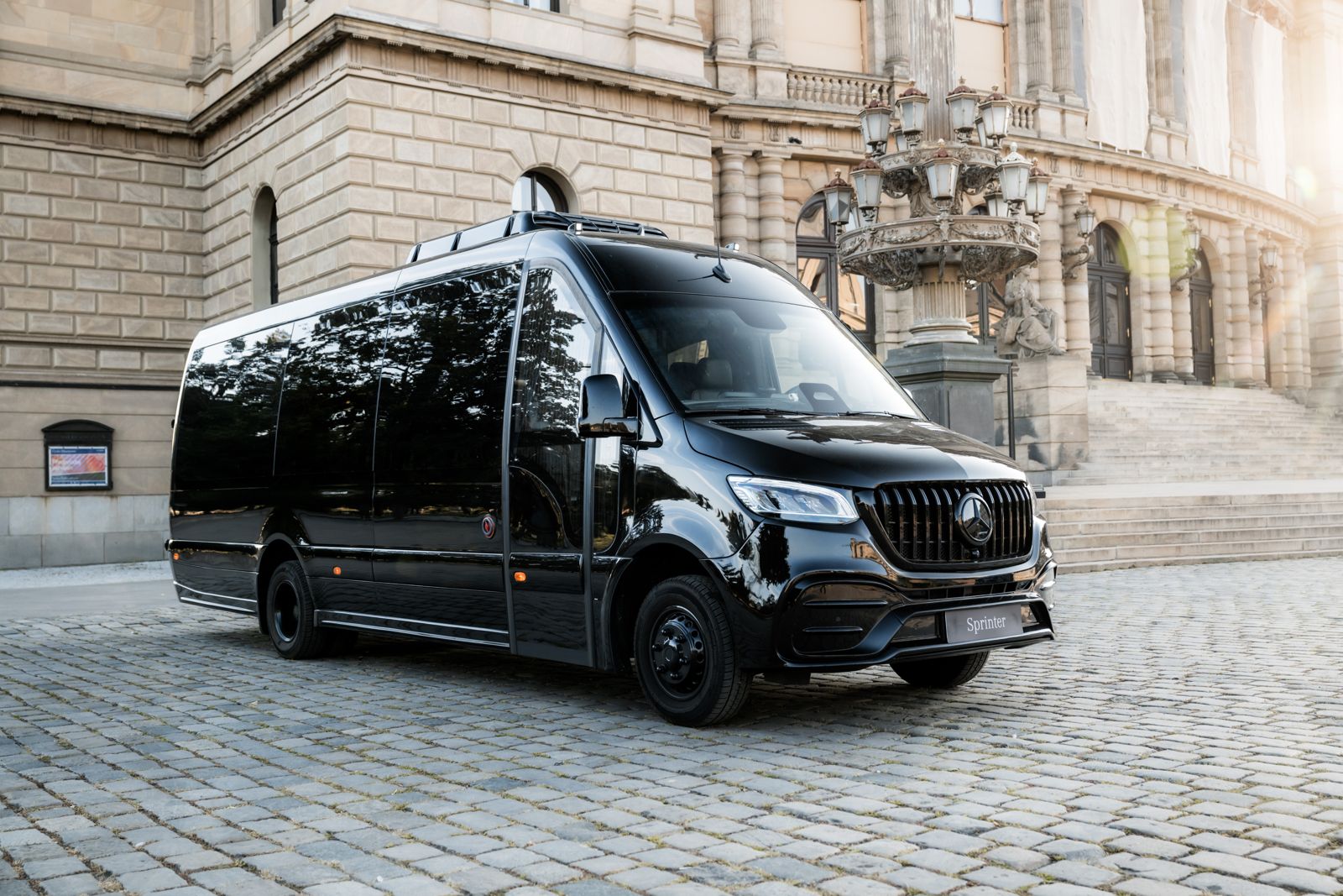 Mercedes-Benz Sprinter minibus s řidičem v Praze — 1