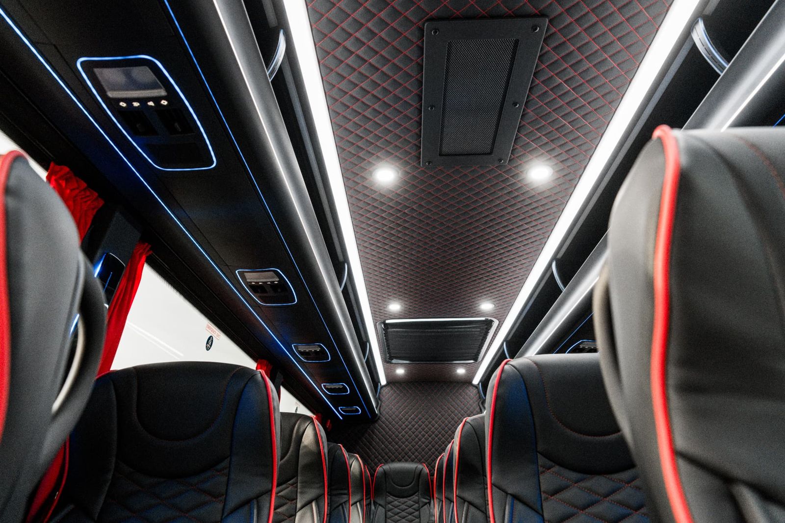 Mercedes-Benz Sprinter minibus s řidičem v Praze — 4
