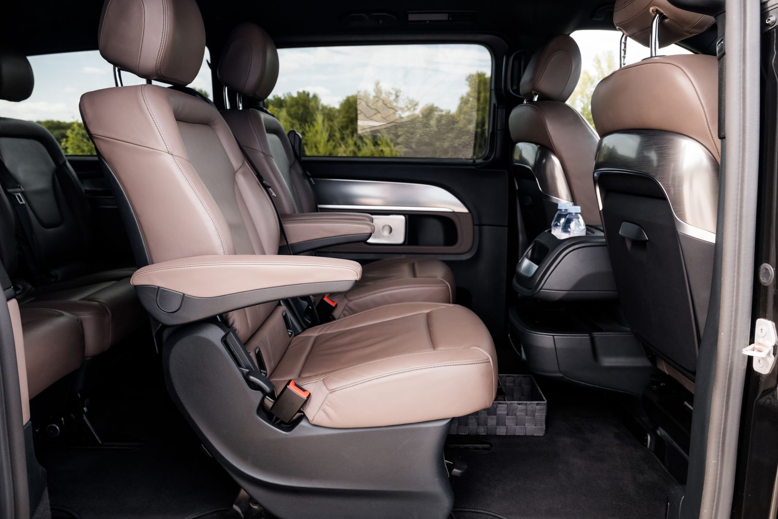 Mercedes-Benz V-Class premium van s řidičem v Praze — 2