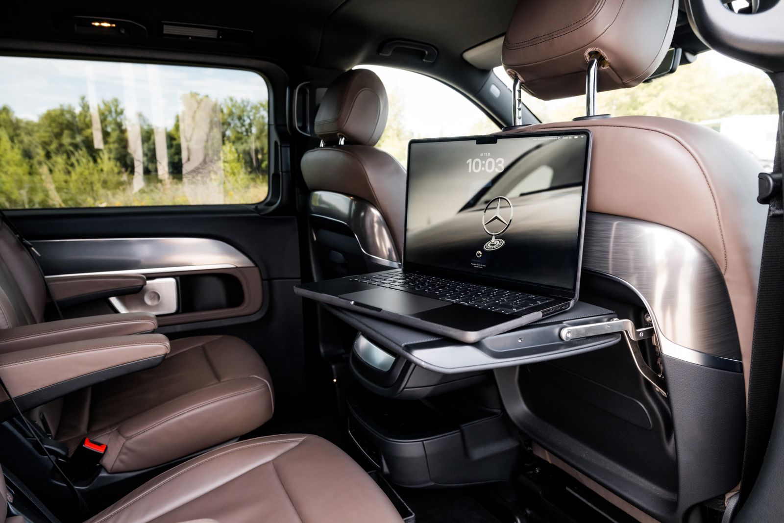Mercedes-Benz V-Class premium van s řidičem v Praze — 3